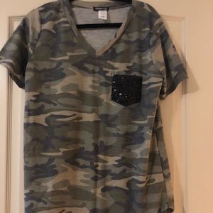 Camo tee with sparkle pocket